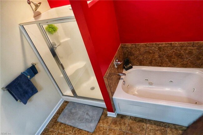 Foto del edificio - 4 BED / 2.5 BATH SINGLE FAMILY HOME