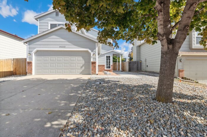 Foto principal - **Charming 2-Story Home in Coveted Distric...