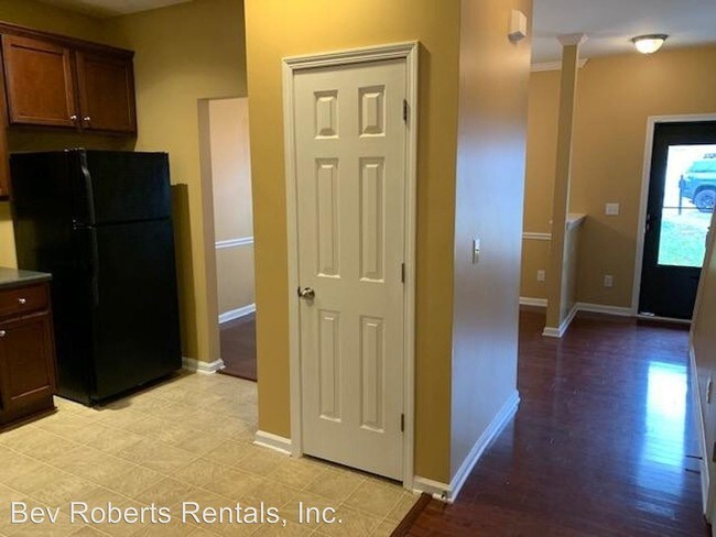 Foto del edificio - 5 br, 3.5 bath House - 6305 Paint Rock Lane
