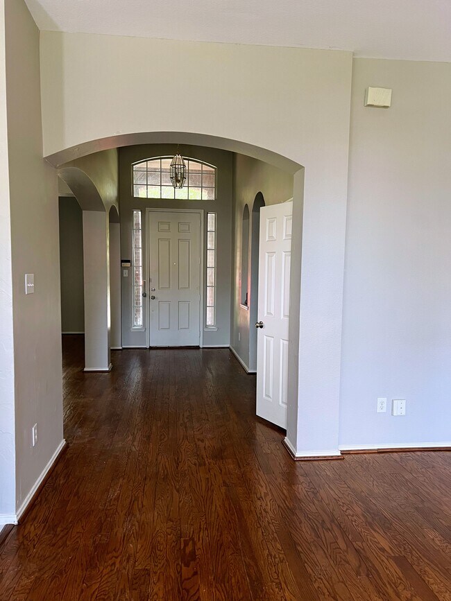 Foto del edificio - 5820 Chatham Ln
