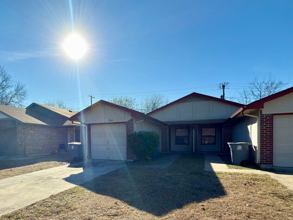 Foto principal - 8910-8910 Greenmound Ave