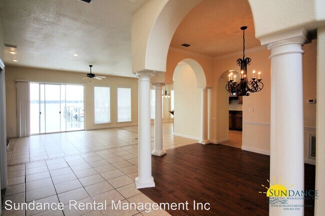 Building Photo - 4 br, 3.5 bath House - 2413 Palm Harbor Drive