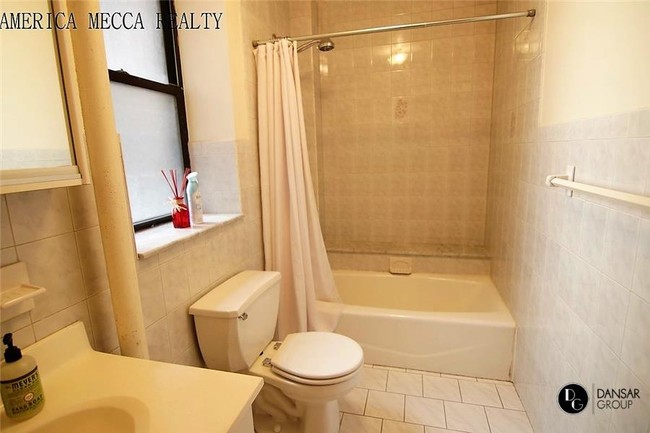 Foto del edificio - 106 W 69th St