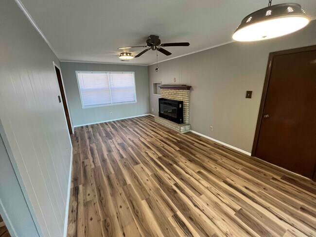 Foto del edificio - 396791 W 1300 Rd