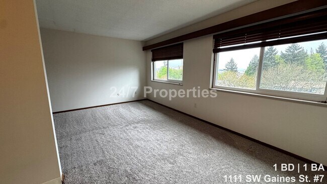 Foto del edificio - Beautiful 1 BD | 1 BA Apartment with a View - Near OHSU Campus!
