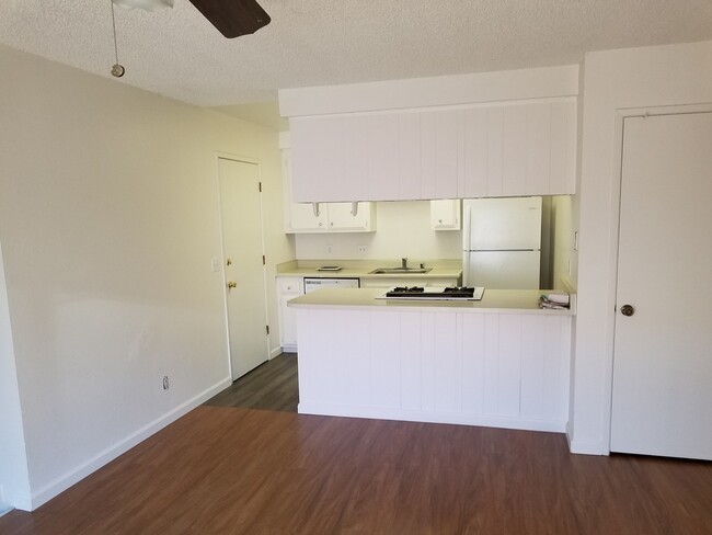 Foto del edificio - 2720-2724 Bravado Drive
