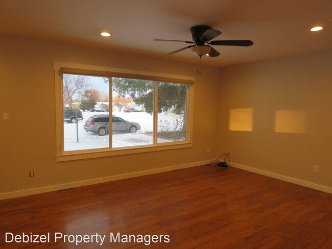 Foto del edificio - 4 br, 2 bath House - 819 6th Avenue