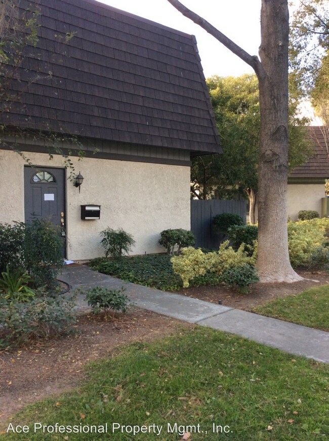 Foto del edificio - 2869 E Jackson Ave