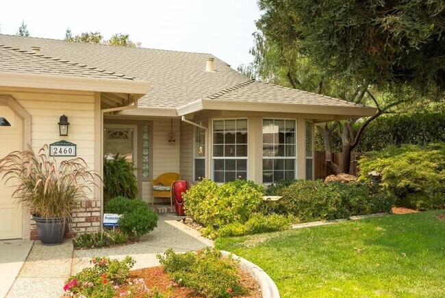 Foto del edificio - 2460 Stabler Ln