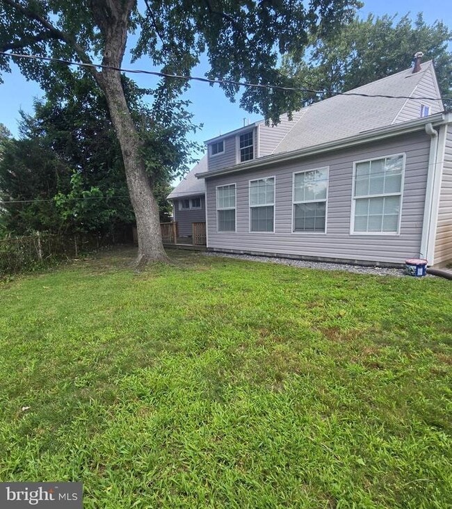 114 S Meadow Dr