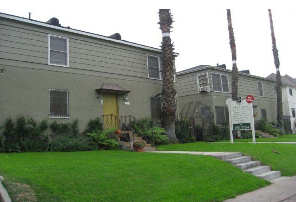 Foto del edificio - 1124-1132 S 1/2 Menlo Ave