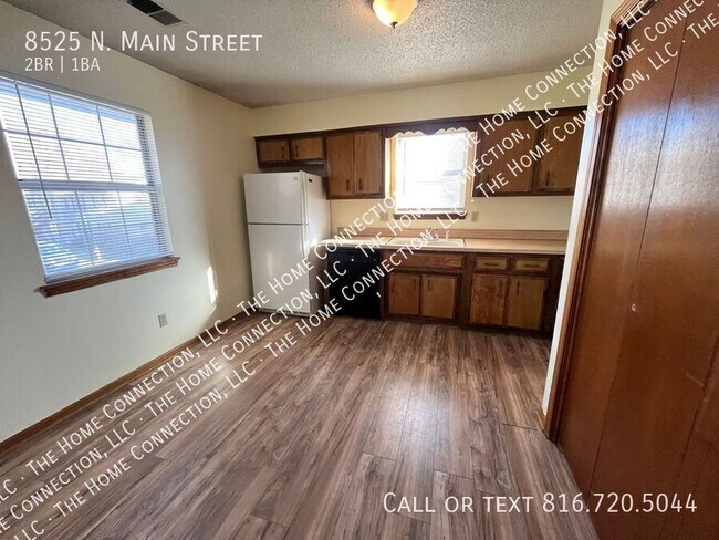 Foto del edificio - 8525 N Main St