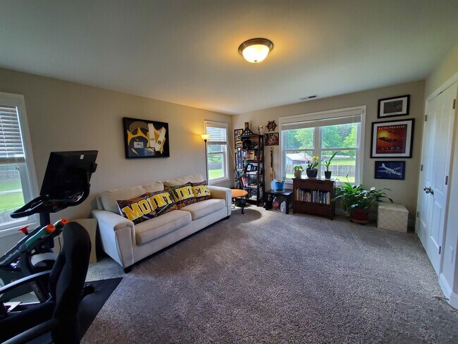 Foto del edificio - 106 Ridge Cove Ln