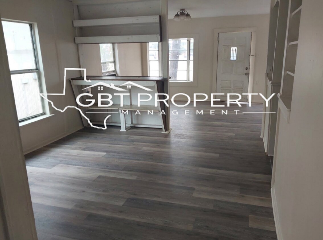 Foto del edificio - 2 Bedroom 1 Bath Home!