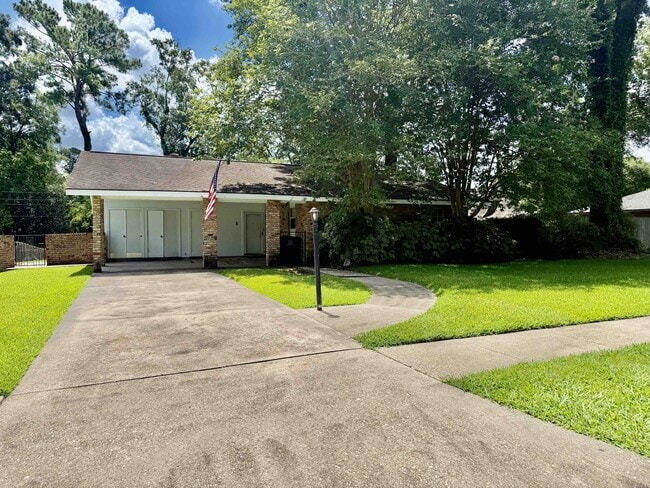 Photo - 6967 Menlo Dr (Baton Rouge, LA) House
