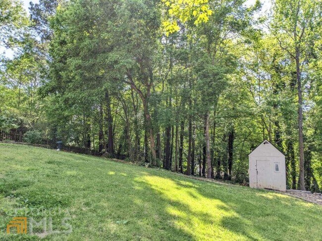 Building Photo - 1331 Willow Tree Dr