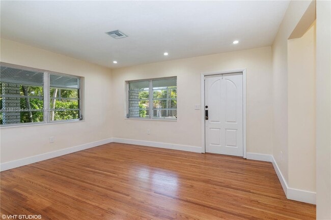 Building Photo - 1456 SW 65th Ave