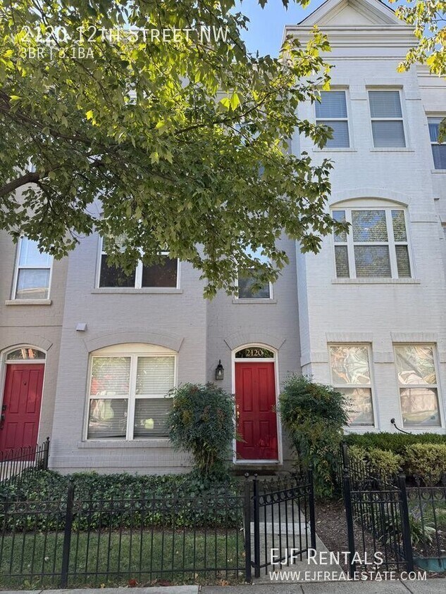 Foto principal - 2120 12th St NW