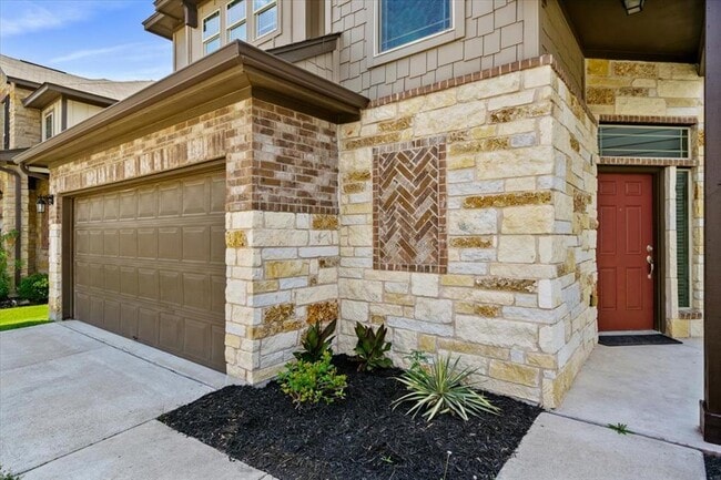 Building Photo - 9413 Tanager Way