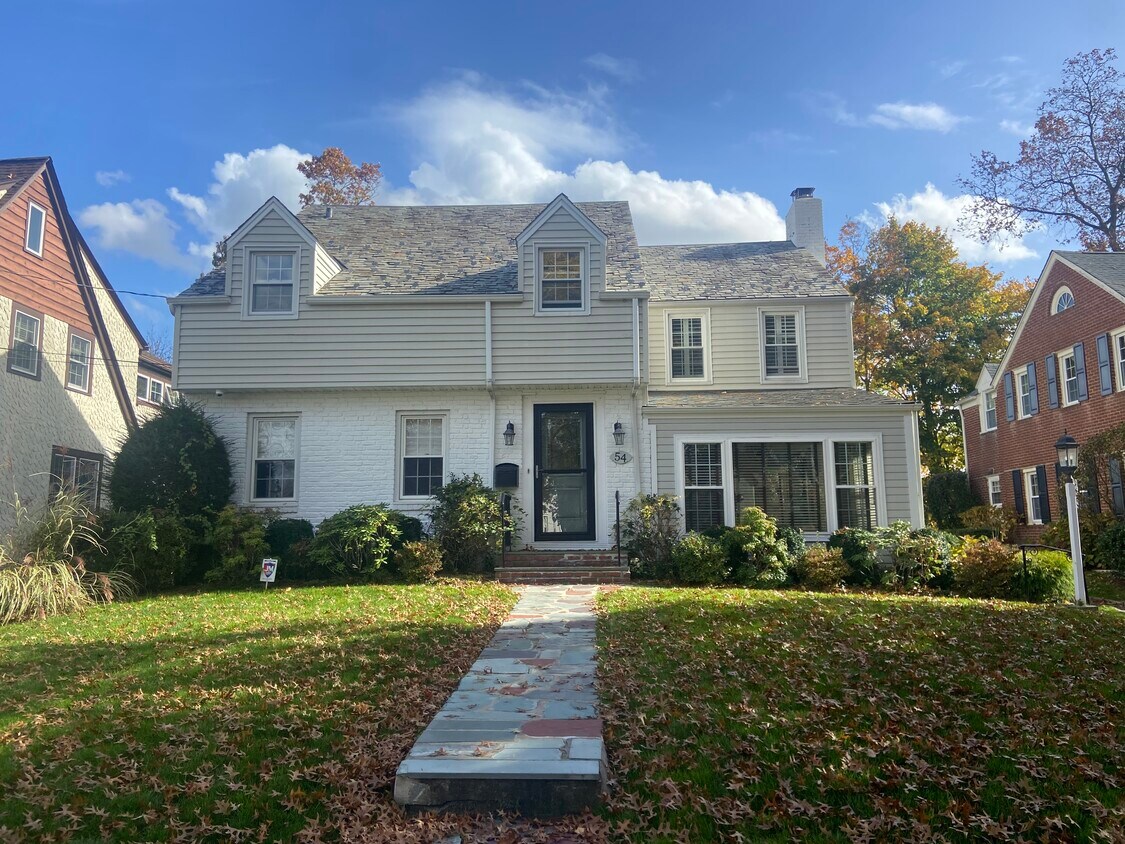 54 Stratford Rd, Scarsdale, NY 10583 House Rental in Scarsdale, NY