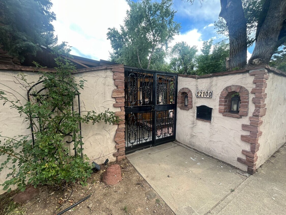 Foto principal - 2100 Baseline Rd