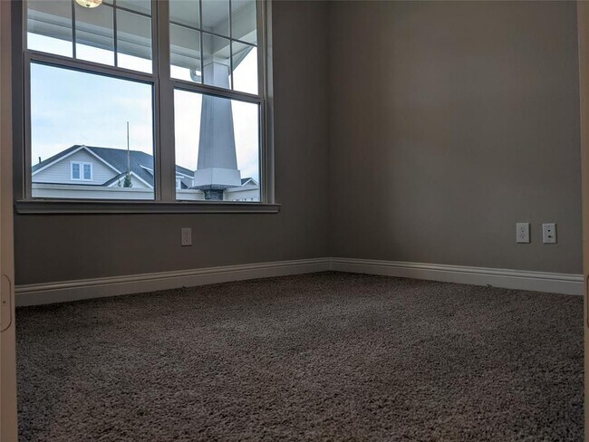 Foto del edificio - 19711 Dwight Eisenhower Dr