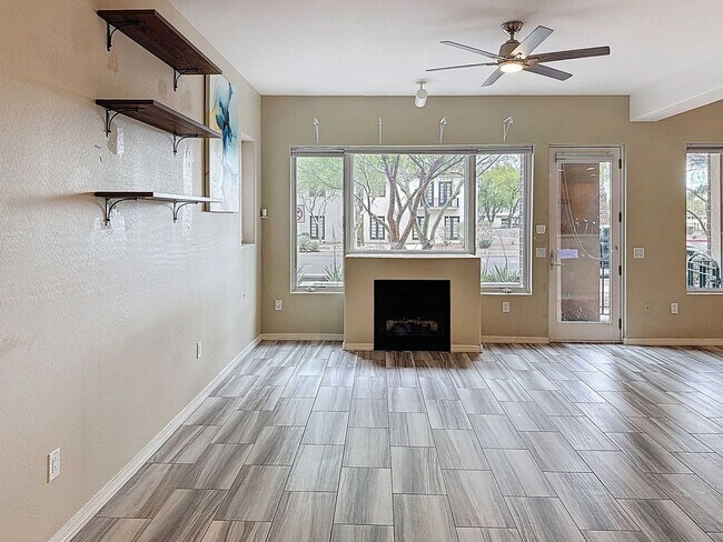Foto del edificio - Charming 2BR Townhome in Phoenix