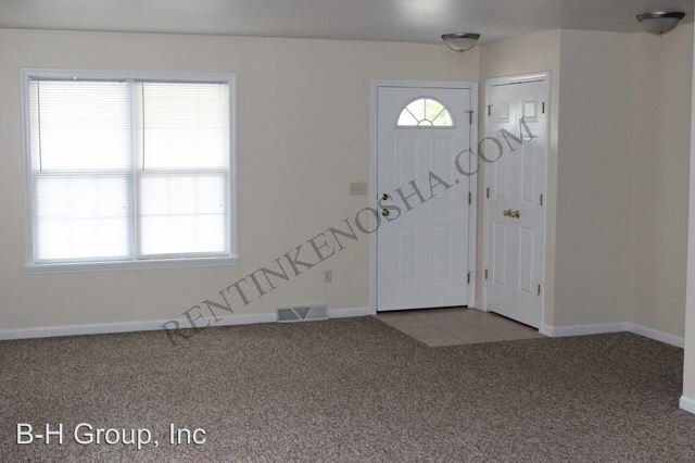Building Photo - 837 64th St