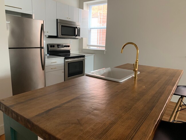 Kitchen - 810 N Limestone