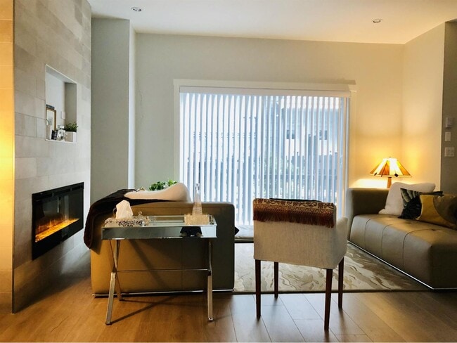 Building Photo - 2280-2163 163 St