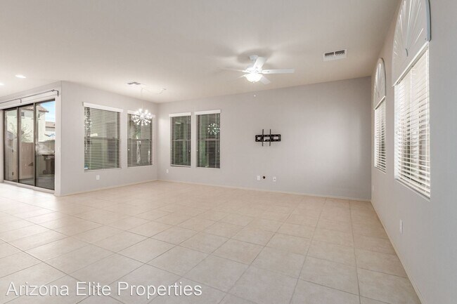 Building Photo - 4443 E Remington Dr