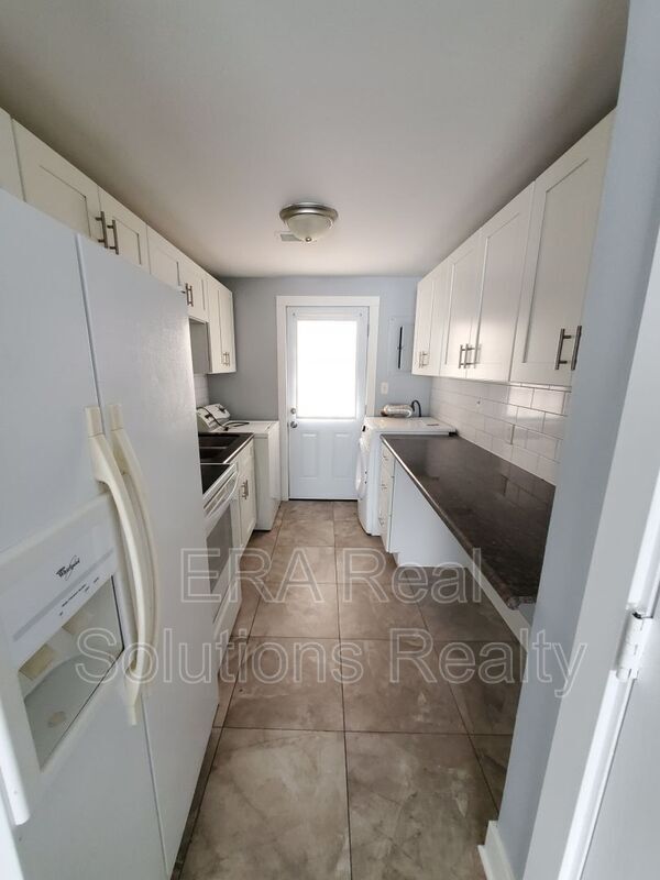 Building Photo - 3636 Seabrook Ave