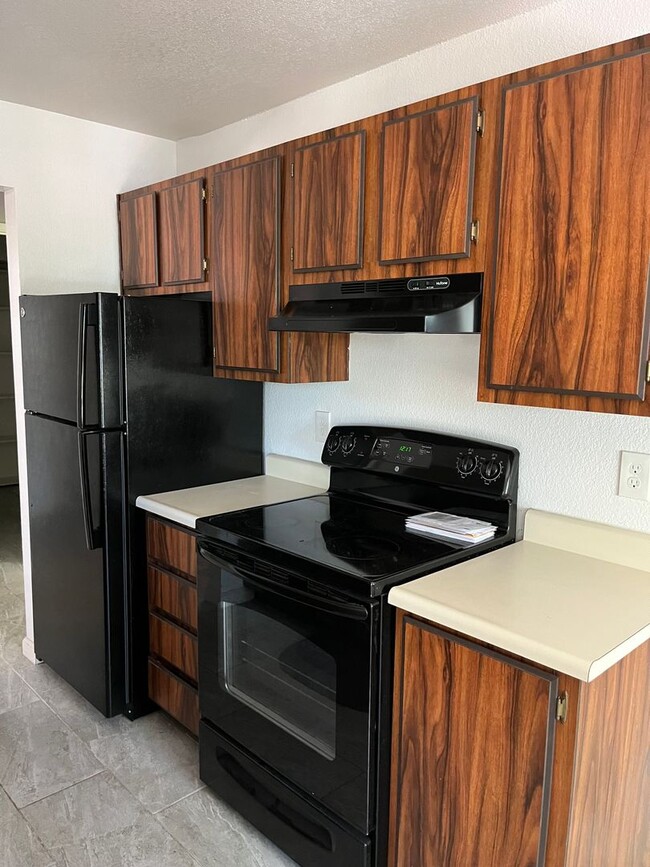 Building Photo - 3865 E Leonesio Dr