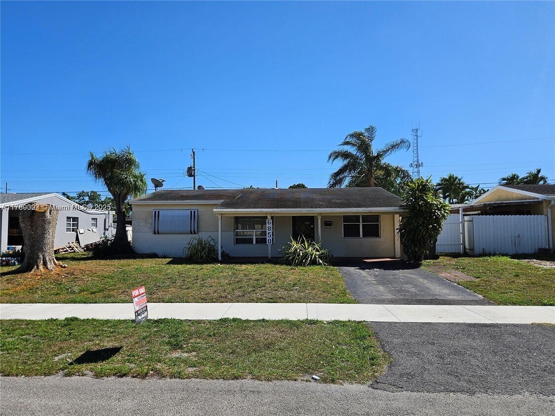 Foto principal - 6850 Raleigh St