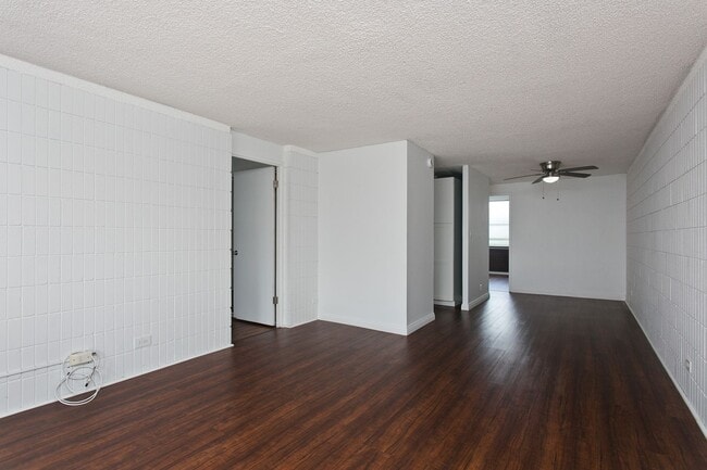 Building Photo - Haiku Hale - 3 bedroom, 2 bathroom, 1 park...