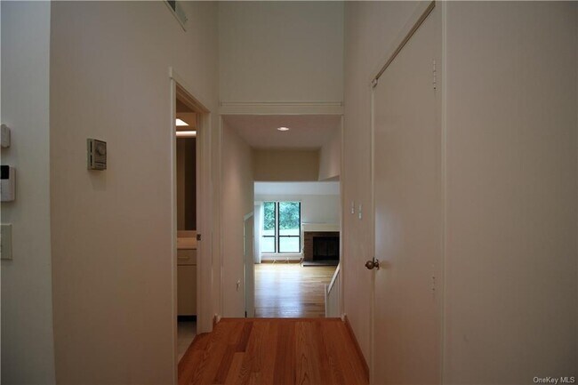 Building Photo - 487 Heritage Hills