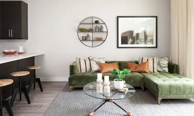 Building Photo - Luxurious 2 Bedroom Apartment Living at It...