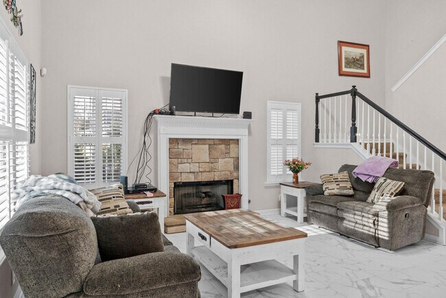 Foto del edificio - 66 Woodmont Ln
