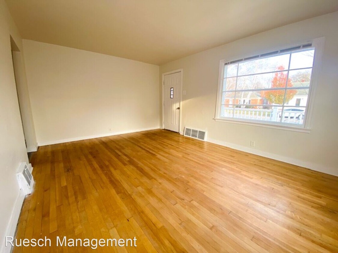 1124 Meacham St, Green Bay, WI 54304 House Rental in Green Bay, WI