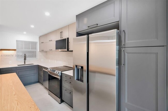 Building Photo - 54 Isle of Venice Dr