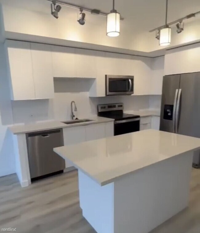 Foto del edificio - Studio, 1 bath Condo - 5826 Bird Rd NEW CO...