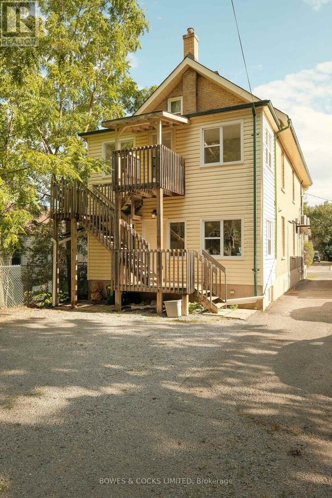 Building Photo - 530 Chamberlain St