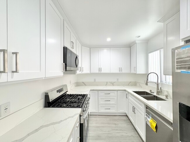 Foto del edificio - 1145 S Holt Ave