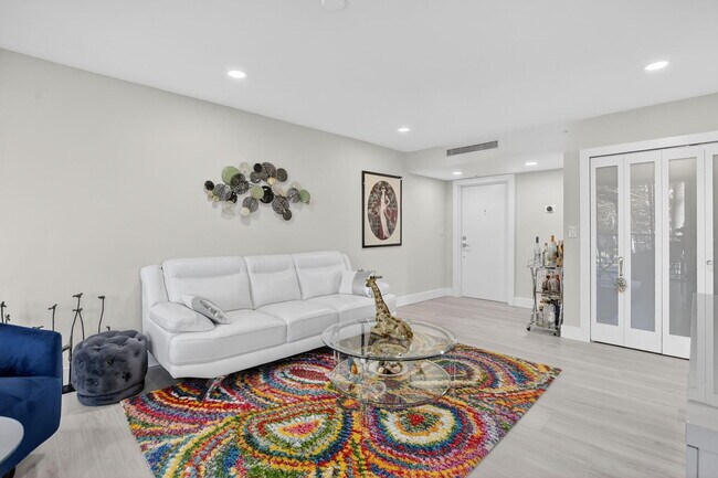 Foto del edificio - 7802 Lakeside Blvd