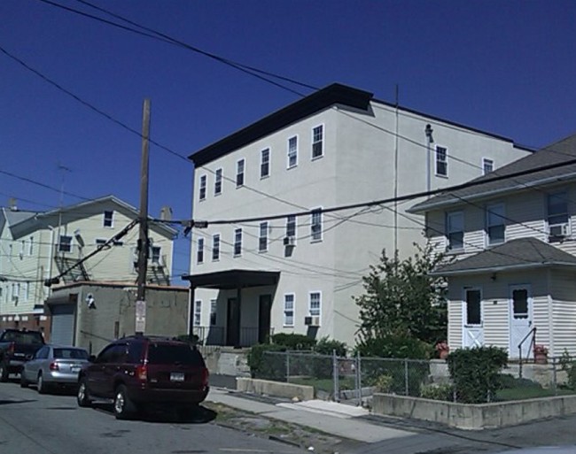 Building Photo - 45-47 Charles St