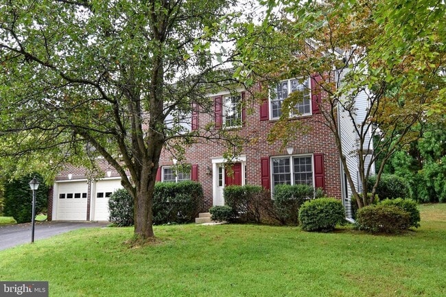 Building Photo - Elegant Brick Colonial on Quiet Cul-de-Sac...