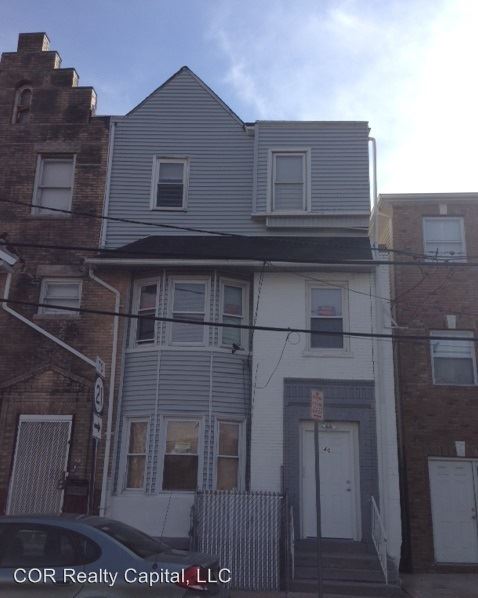 Primary Photo - 40 Oriental St