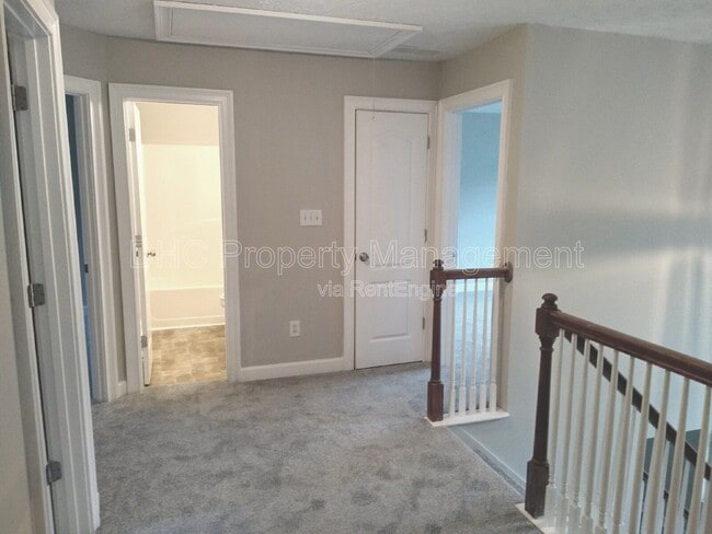 Building Photo - 925 Revere Way