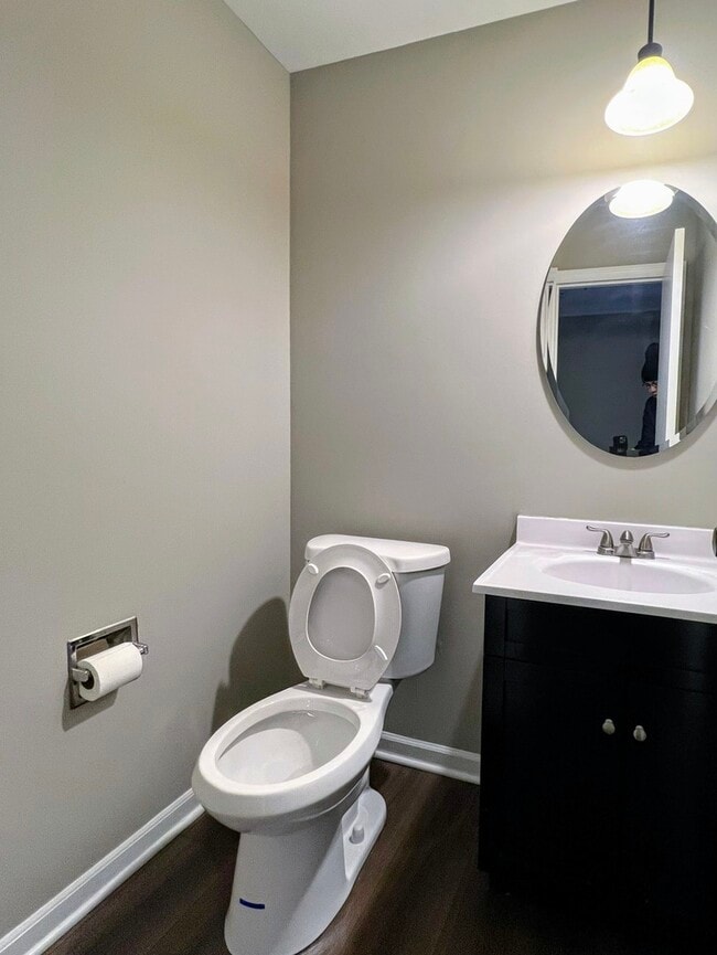Building Photo - 430 Cavalier Ct