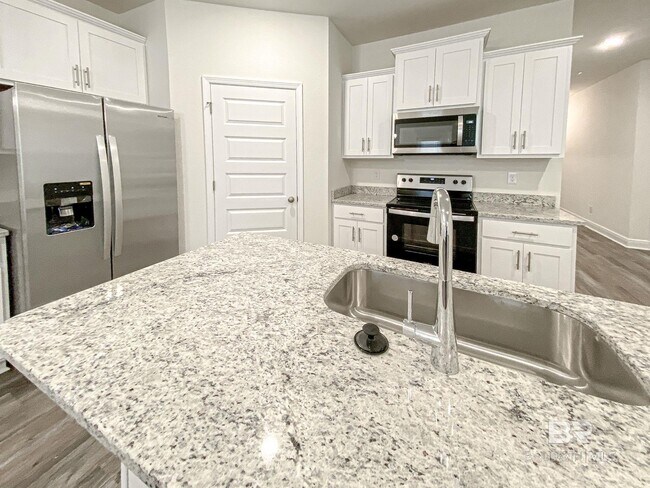 Building Photo - 13204 Shoshoney Cir